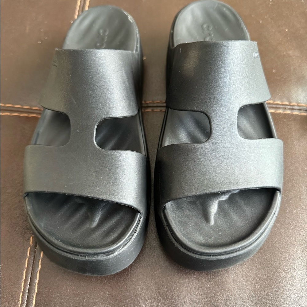 CROCS Black Women's Sandals